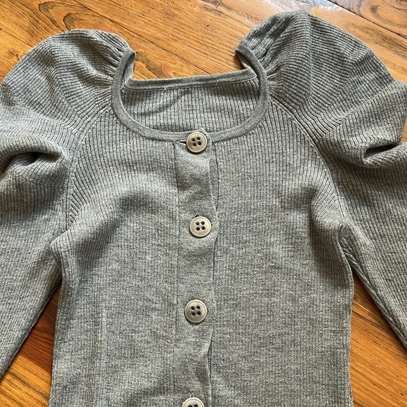 Trina‎ Turk 100% Merino Wool Ribbed Puff Sleeve Cardigan size XS - Picture 9 of 12